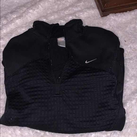 Nike quarter zip top - Picture 1 of 2